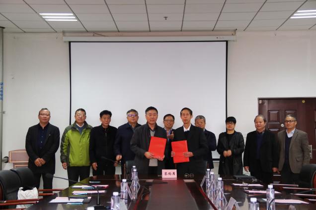 我校与辽宁工业大学举行战略合作协议签约仪式